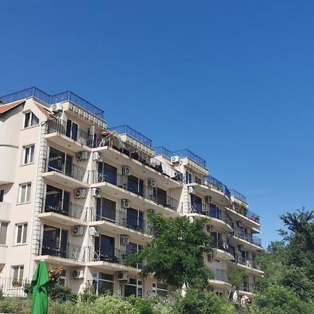 Villa Lazuren Bryag Tjernomorets Exteriör bild