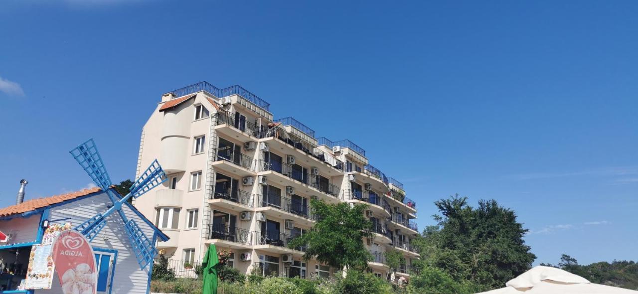 Villa Lazuren Bryag Tjernomorets Exteriör bild