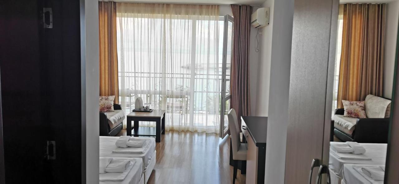 Villa Lazuren Bryag Tjernomorets Exteriör bild